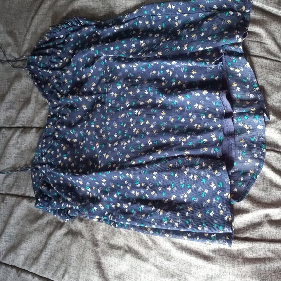 American Eagle top - Picture 2 of 3